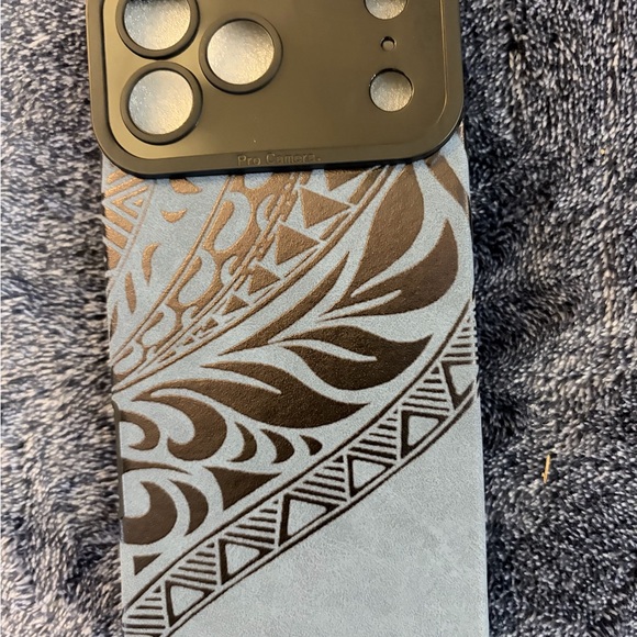 Red Patterned Protective Phone Case - Picture 4 of 6